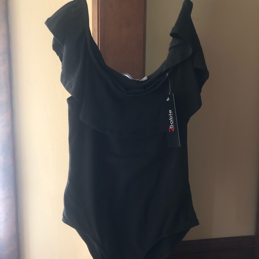 NWT 2Sable Off Shoulder Bodysuit